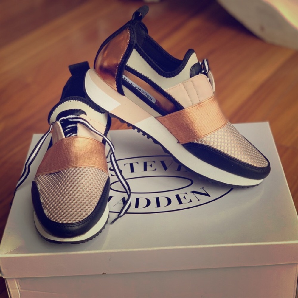 Steve Madden Sneakers EUC!!!